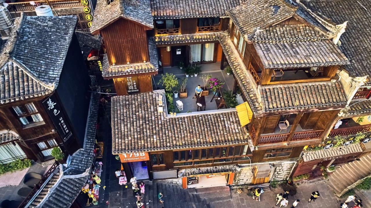 Fenghuang Slowly Time Inn Buitenkant foto