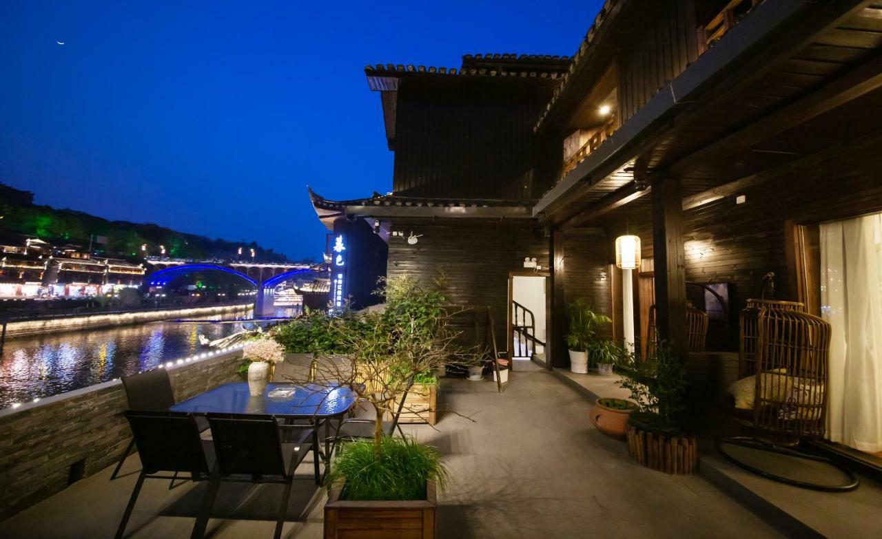 Fenghuang Slowly Time Inn Buitenkant foto