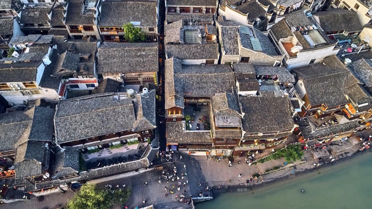 Fenghuang Slowly Time Inn Buitenkant foto