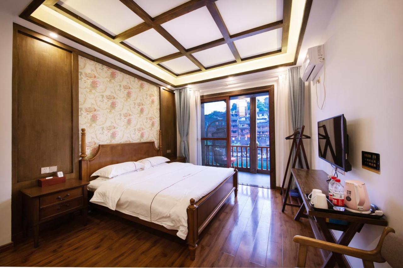 Fenghuang Slowly Time Inn Buitenkant foto
